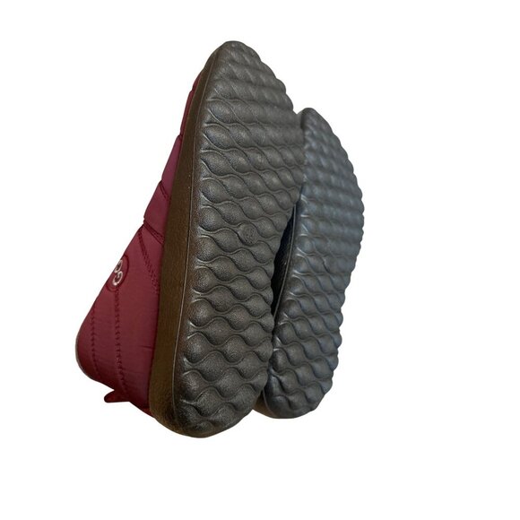 GO Cozy Maroon Quilted Slip-On Winter Booties With Faux Fur Lining Rubber Sole - Picture 4 of 6